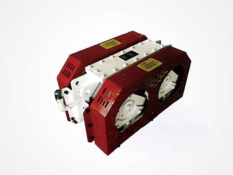 座式自同步（bù）稀油激振器